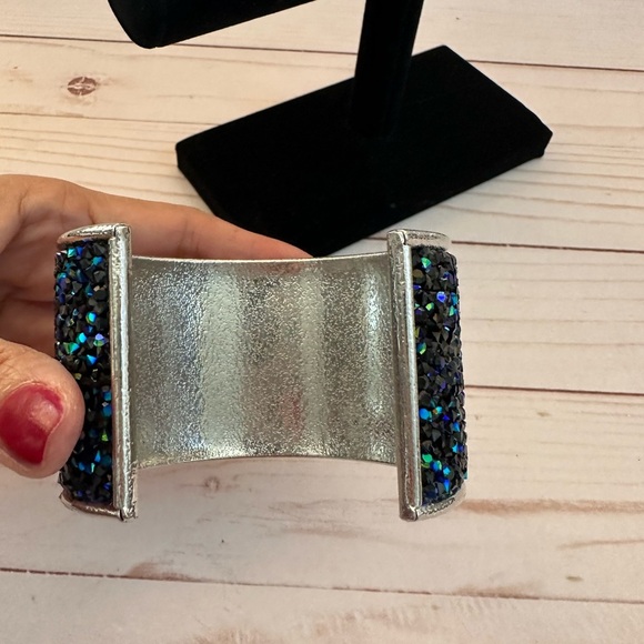 Large Cuff With Sparkling Stones Brand New - Picture 6 of 8